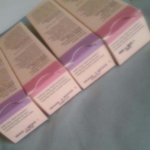 Mary Kay Liquid Foundation Bronze 1,2,3 and 6