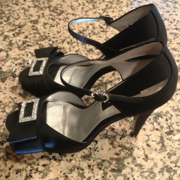 Black evening evening heels - Picture 3 of 4