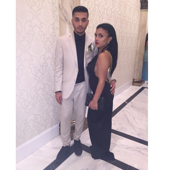 Black flowy prom dress with chain - Picture 1 of 4