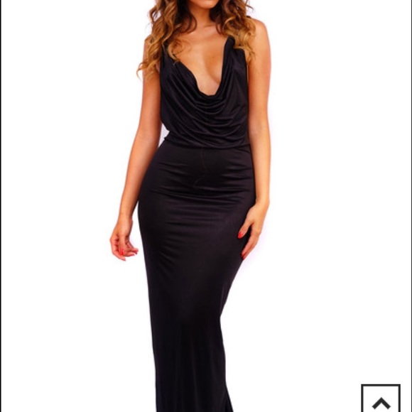 Black flowy prom dress with chain - Picture 2 of 4