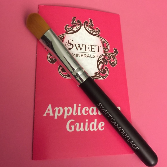 Sweet Minerals Sweet Camouflage Brush