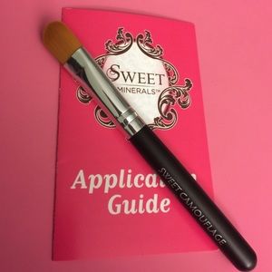 Sweet Minerals Sweet Camouflage Brush