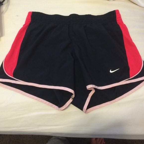 Nike running shorts - Picture 1 of 2