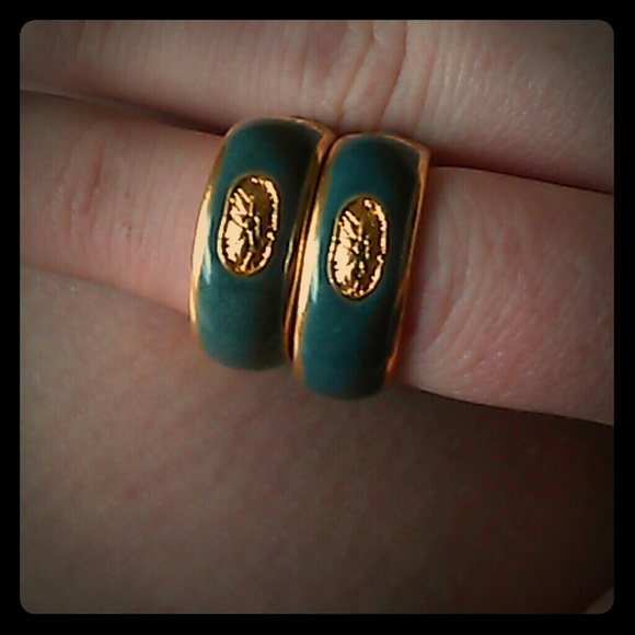 GORGEOUS EARRINGS