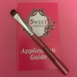 Sweet Minerals Dual Purpose Brush.