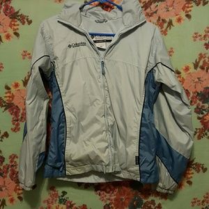 SOLD: Columbia light blue packable windbreaker