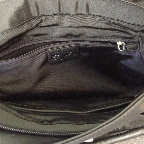 Black Woven Vegan Leather Purse - Picture 3 of 4