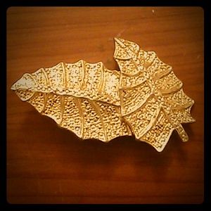 Gold leaf pin