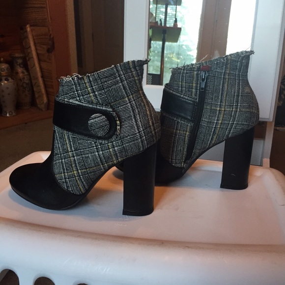 Cutoff angle boots