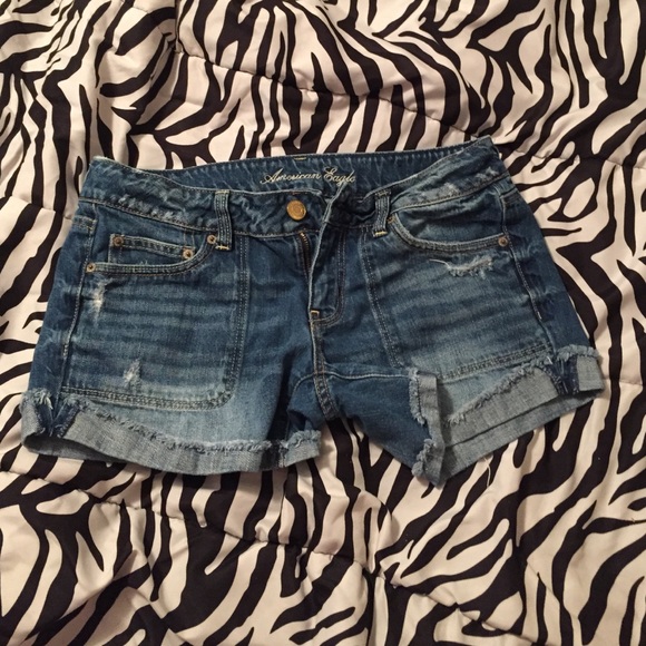 AEO Distressed Shorts Size 8.