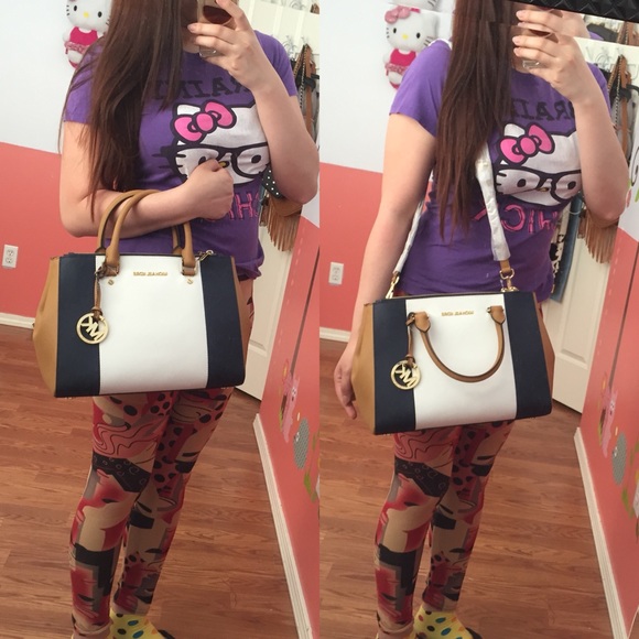 🔺SOLD🔺 Michael Kors Purse & Wallet Set - Picture 4 of 4