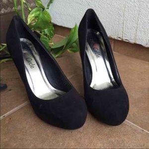 Black Suede Heels Sz 8