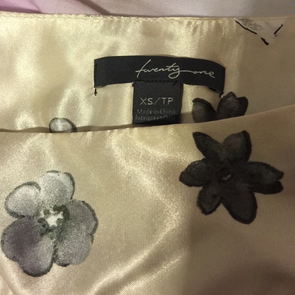 Skirt - Picture 4 of 4