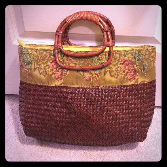 Woven Handbag with Wooden Handles