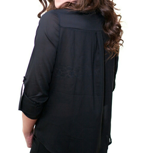 Women’s NWT Color block Top - Picture 2 of 2