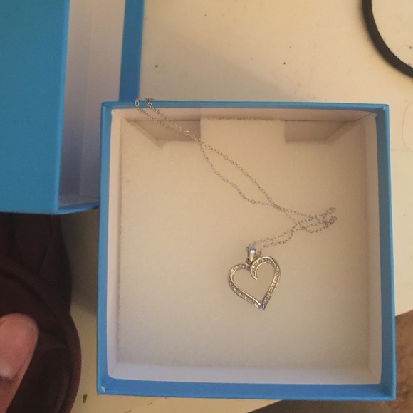 pagoda heart necklace - Picture 2 of 2