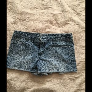 Cut off shorts