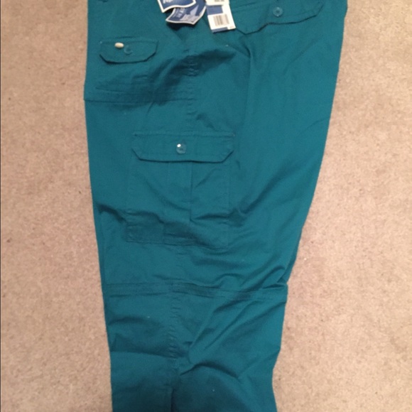 Women's Capris 16W