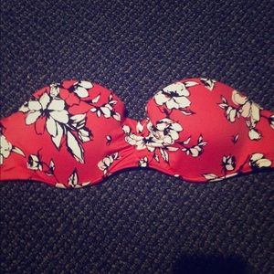 Abercrombie & Fitch strapless swim suite top 😍😍