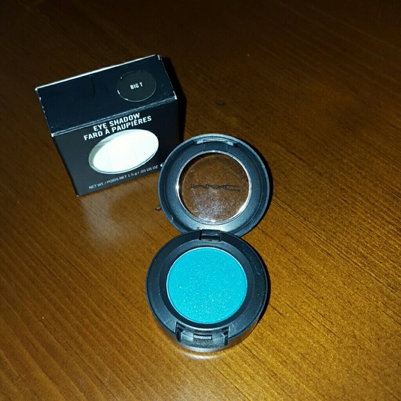 Mac eyeshadow in "Big T"