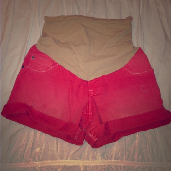 Maternity shorts
