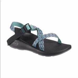 In search of some chacos!!