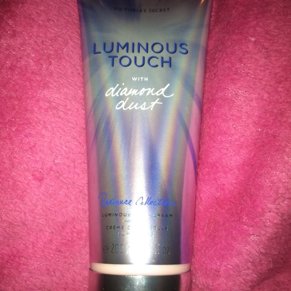 Victoria's Secret luminous touch lotion