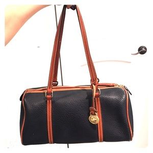 D&B barrel leather bag
