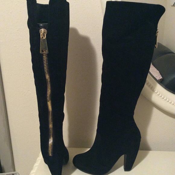 NEW Suede black boots size 7