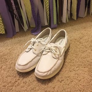 White leather Sperry's