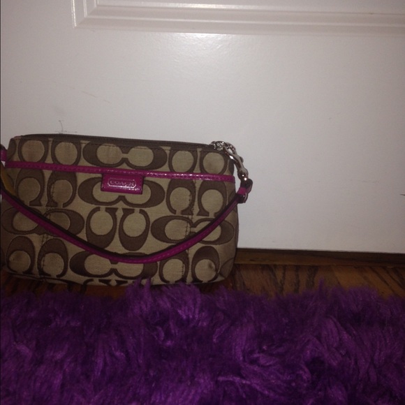 A small coach hand-bag:)