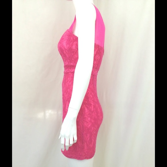 Fitted lace dress - Picture 3 of 3