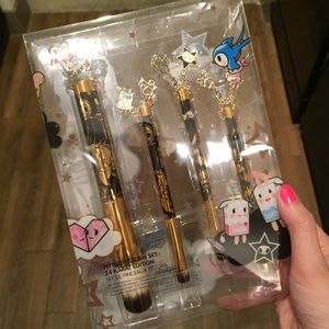 Limited Edition Tokidoki 24 Karat Brush Set