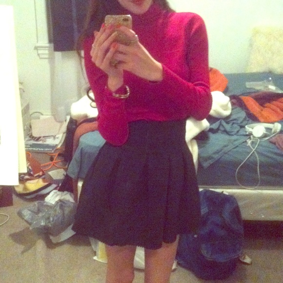 NWT Black waist high pleated skirt