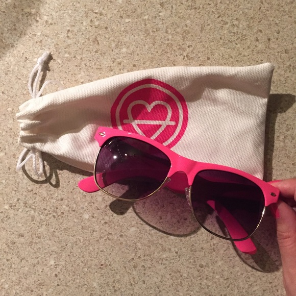 BeautyCon Sunglasses with case.
