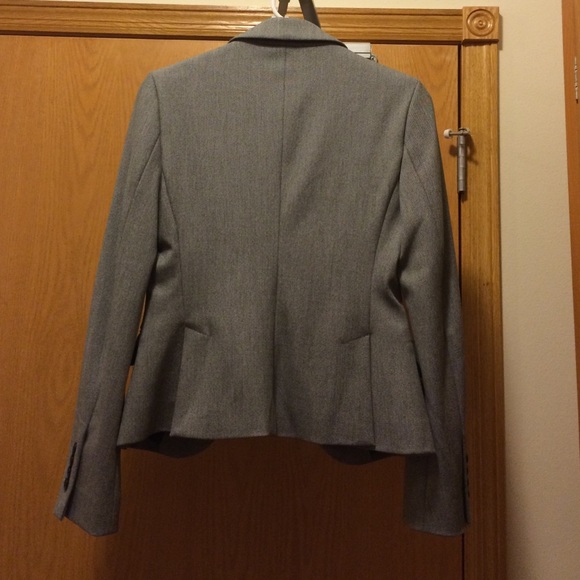 Express dress blazer in gray size 2. - Picture 3 of 3