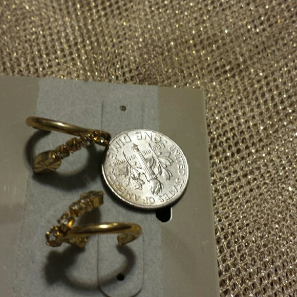 Gold-tone hoops - Picture 3 of 3