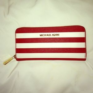 Michael Kors Jet Set Continental Wallet