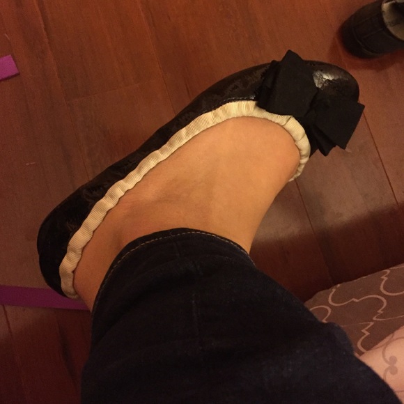 Bow flats - Picture 3 of 3