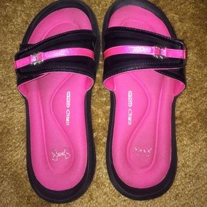 pink and black sandal flip flops