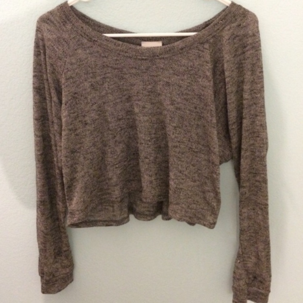 Cute cropped long sleeve top