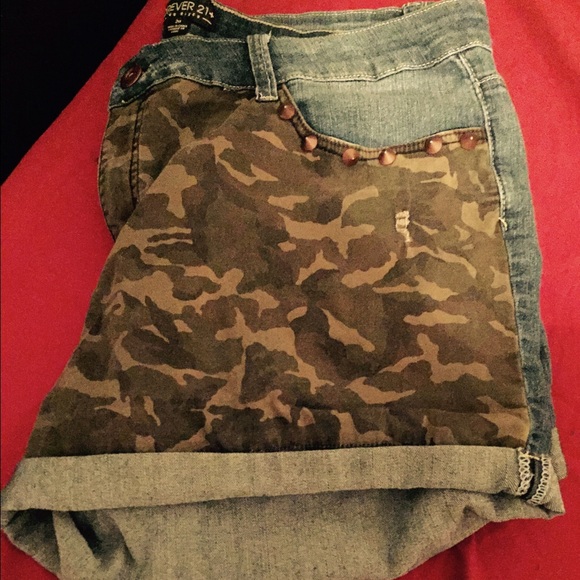 Cameo Shorts w/ Studs