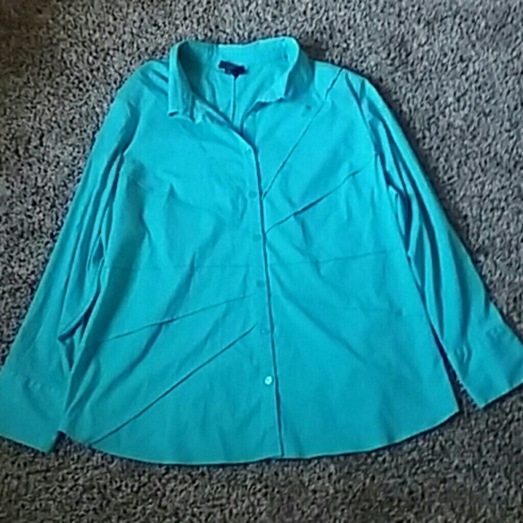 Pretty turquoise dress shirt