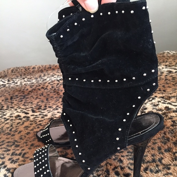 Heels - Picture 2 of 3