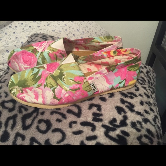 Toms