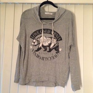 **SALE** hoodie t shirt, so comfy!