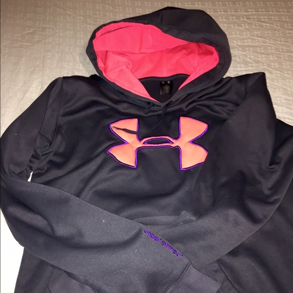 Under Armour sweatshirt