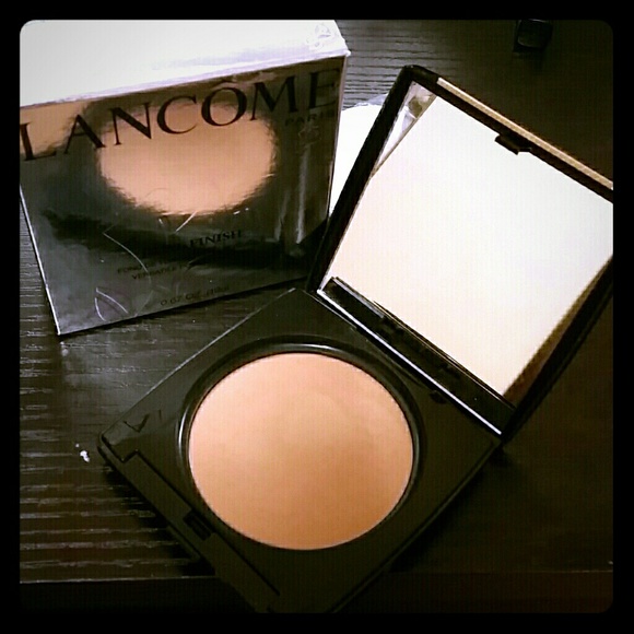 Lancome dual finish powder makeup