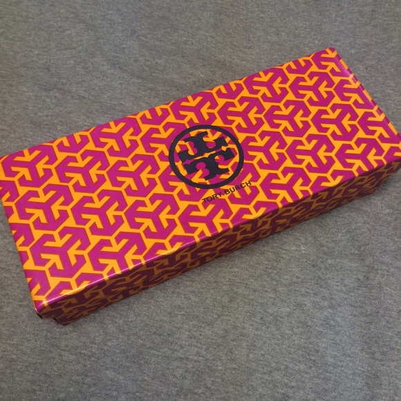 Tory burch flip flop empty box