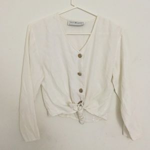 Cute cropped blouse! Great for spring/summer
